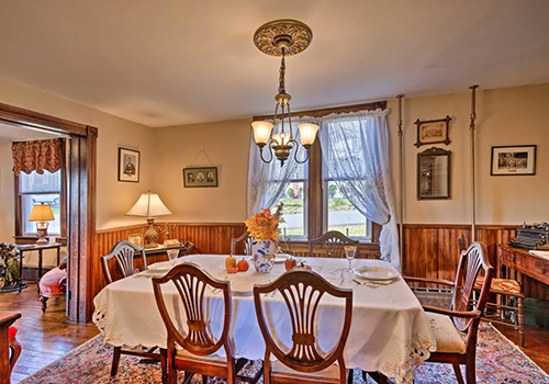 Rental dining room